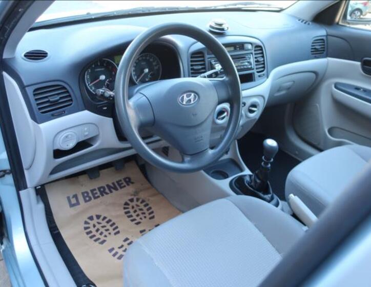 Hyundai Accent 9