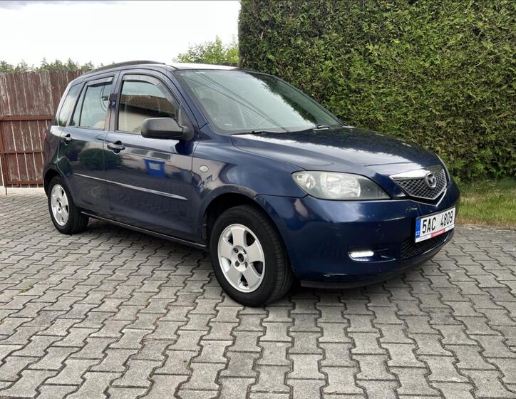 Mazda 2 8