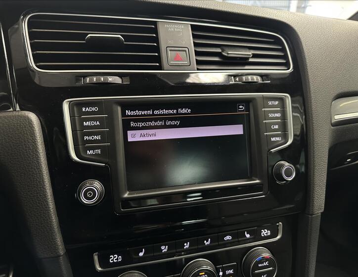 Volkswagen Golf 9