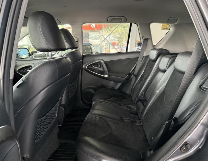 Toyota RAV4 19