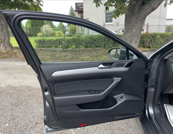 Volkswagen Passat 10