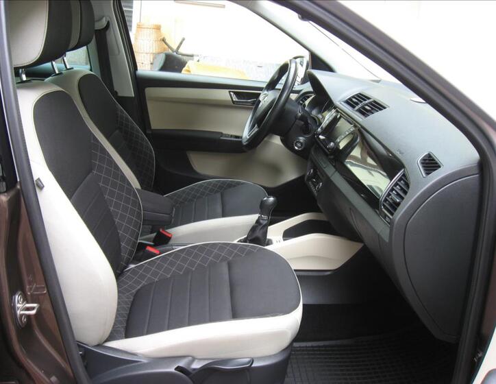 Škoda Fabia 16