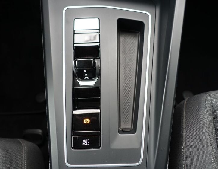 Volkswagen Golf 33