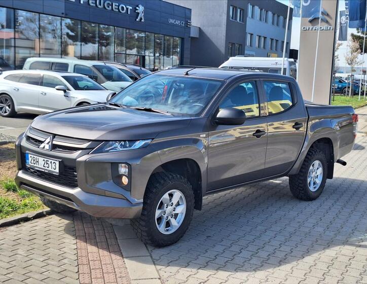 Mitsubishi L200 1