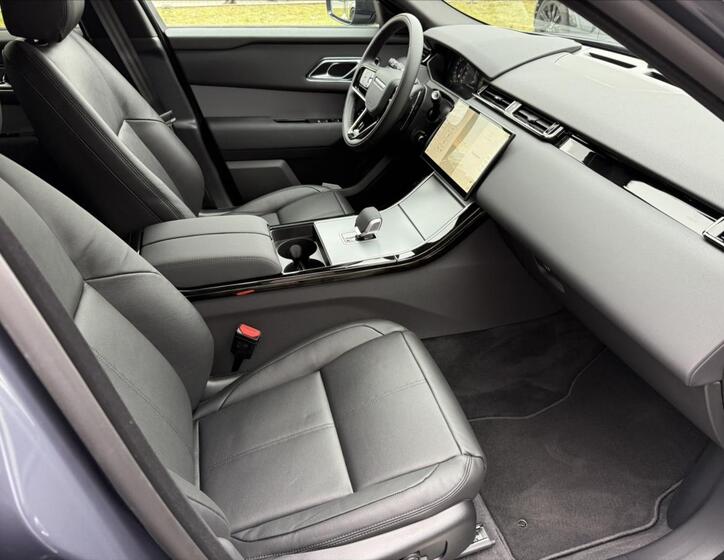 Land Rover Range Rover Velar 14