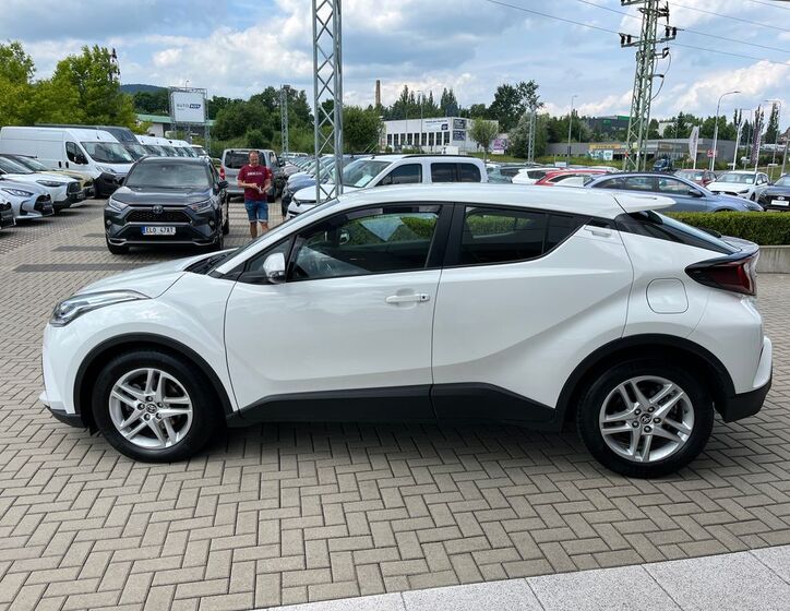 Toyota C-HR 4