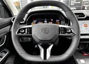MG ZS 8