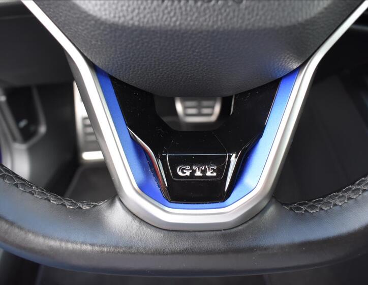 Volkswagen Golf 48