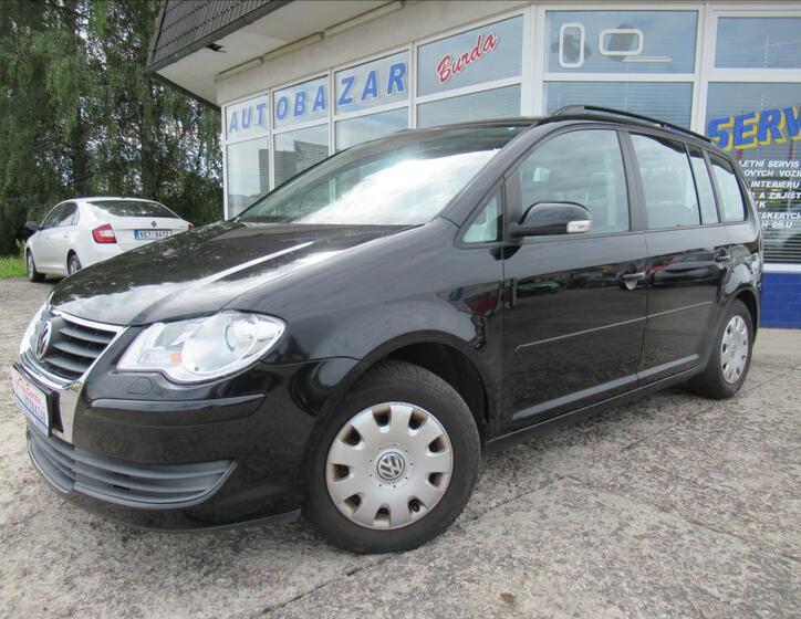 Volkswagen Touran 1