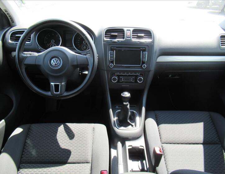 Volkswagen Golf 9