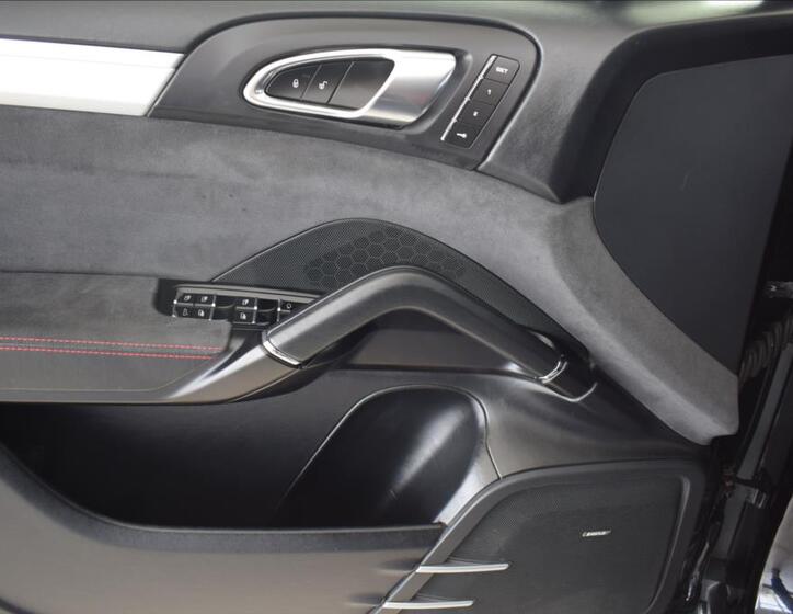 Porsche Cayenne 27