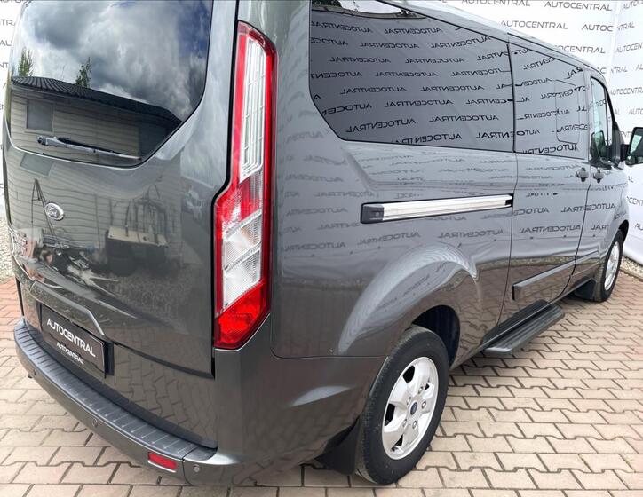 Ford Tourneo Custom 10