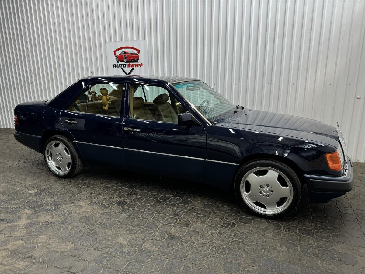 Mercedes-Benz 124