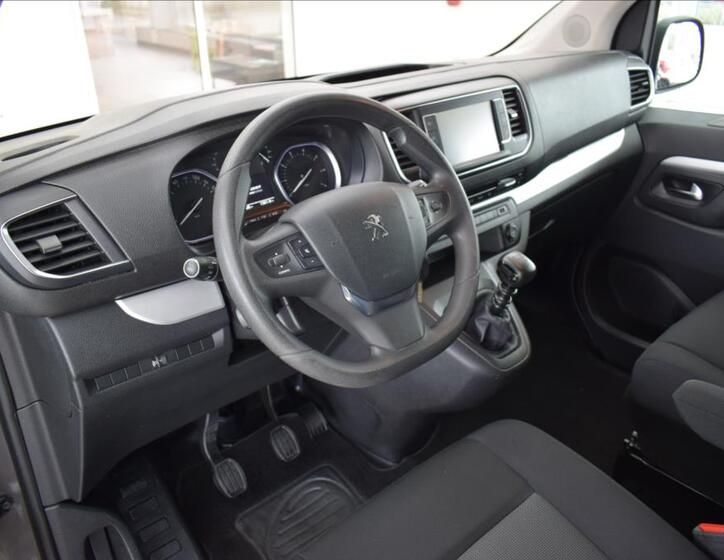 Peugeot Traveller 9