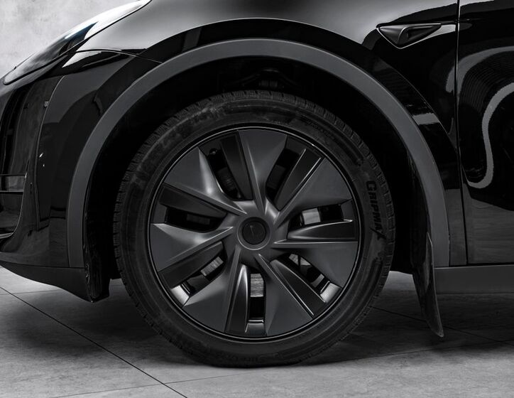 Tesla Model Y 2