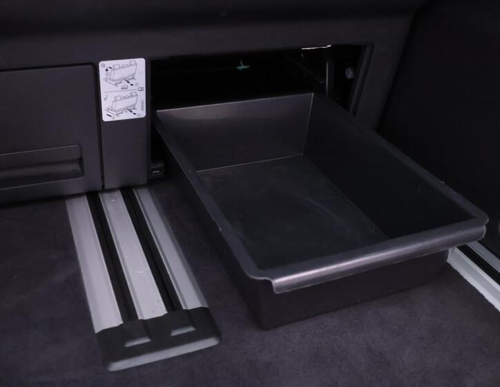 Volkswagen Multivan 12
