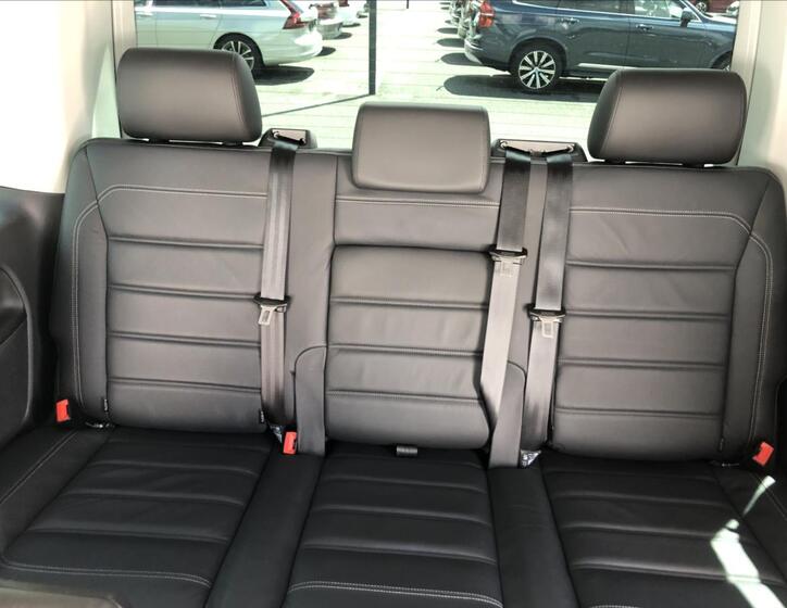 Volkswagen Multivan 14