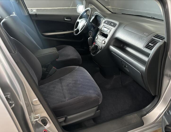 Honda Stream 18