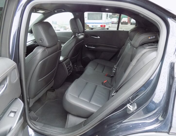 Cadillac XT4 10
