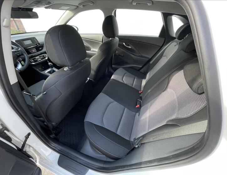 Hyundai i30 16