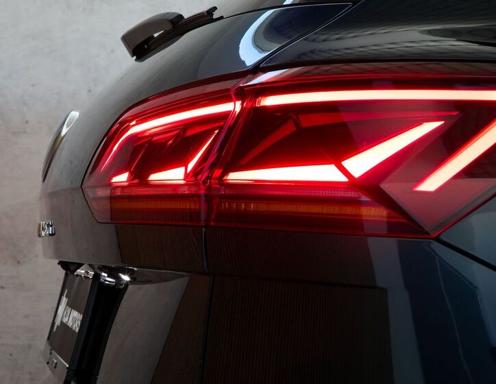 Volkswagen Touareg 8