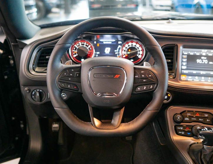 Dodge Challenger 18