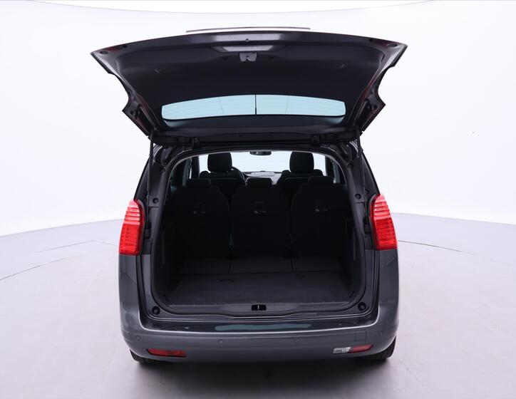 Peugeot 5008 9