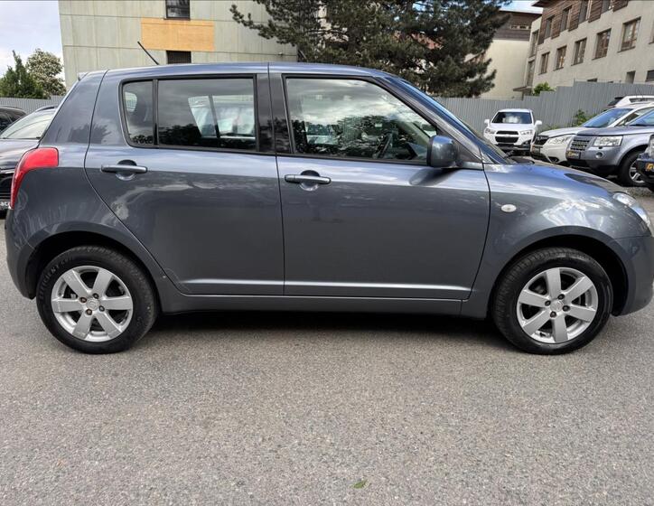 Suzuki Swift 13