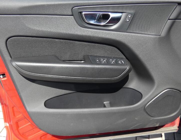 Volvo XC60 8