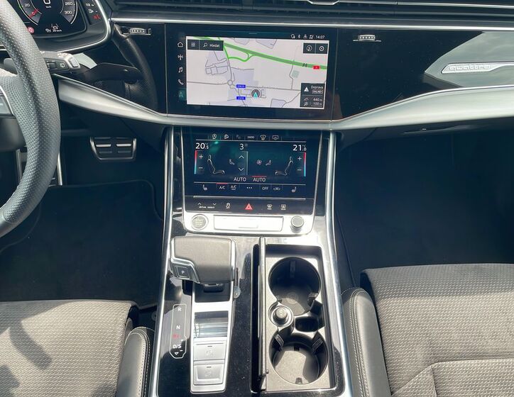 Audi Q8 19