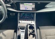 Audi Q8 19