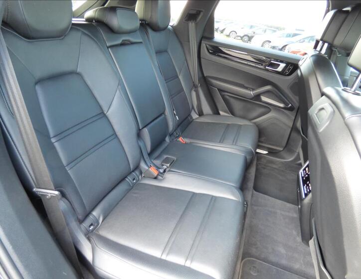 Porsche Cayenne 66