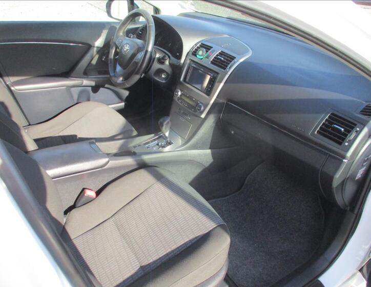 Toyota Avensis 9
