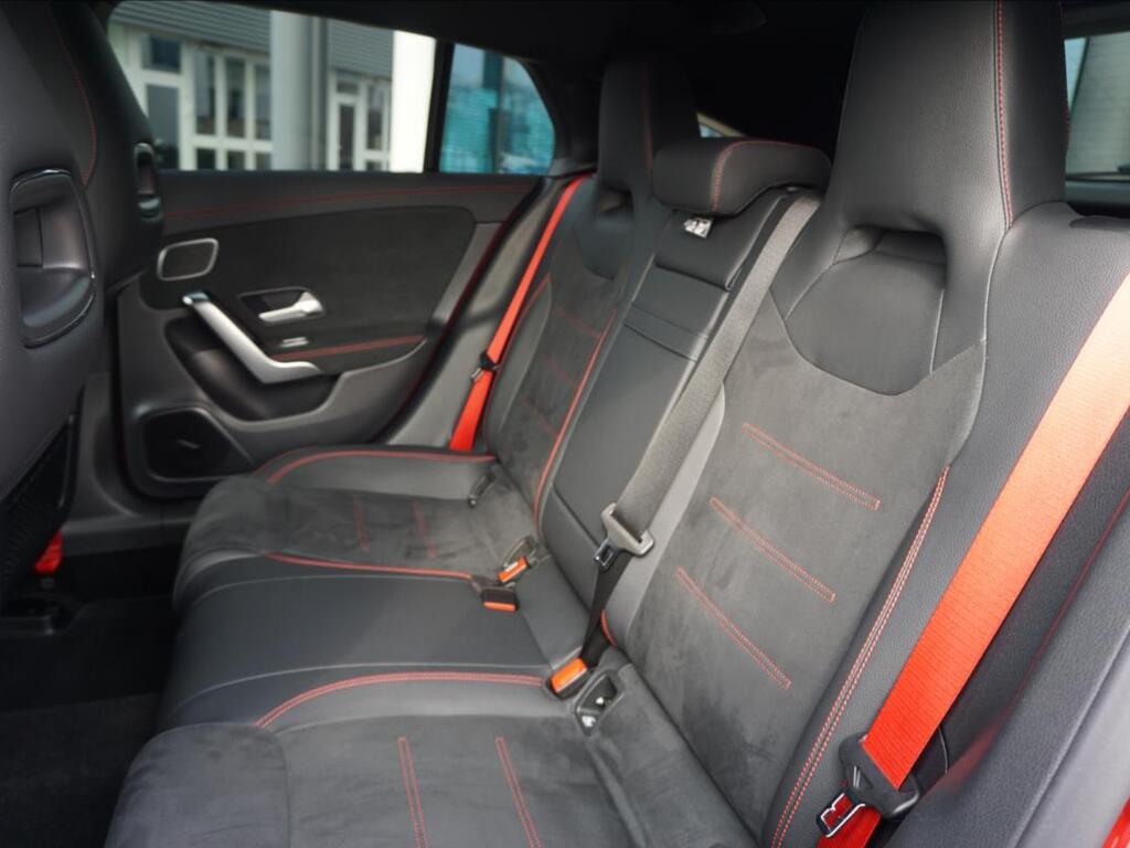 Mercedes-Benz CLA 10