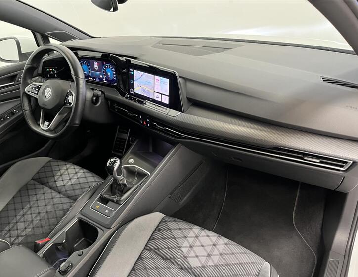 Volkswagen Golf 23