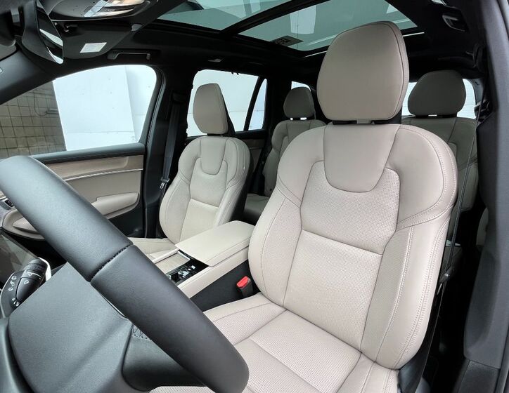 Volvo XC90 23