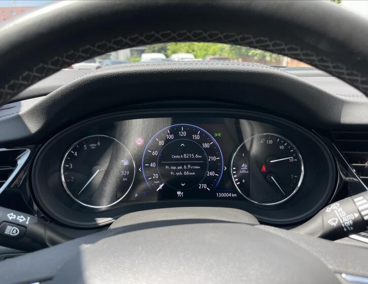 Opel Insignia 9