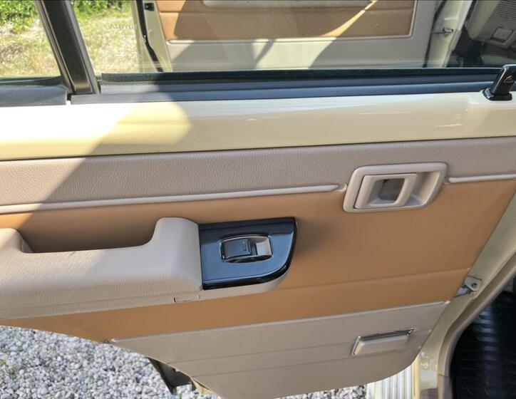 Toyota Land Cruiser 16