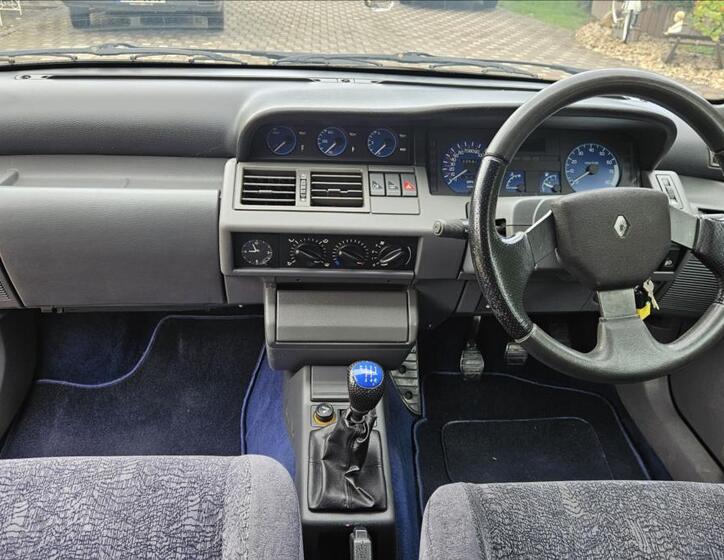 Renault Clio 16