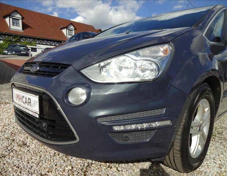 Ford S-MAX 12