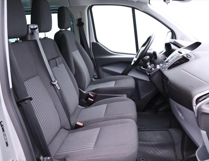 Ford Transit Custom 13