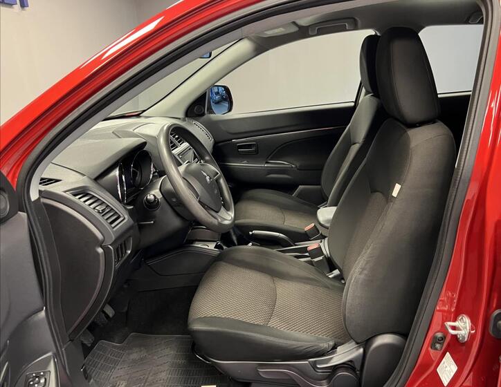 Mitsubishi ASX 8