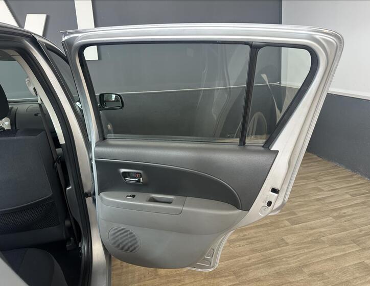 Subaru Justy 17