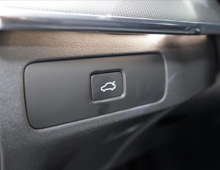 Volvo XC90 23