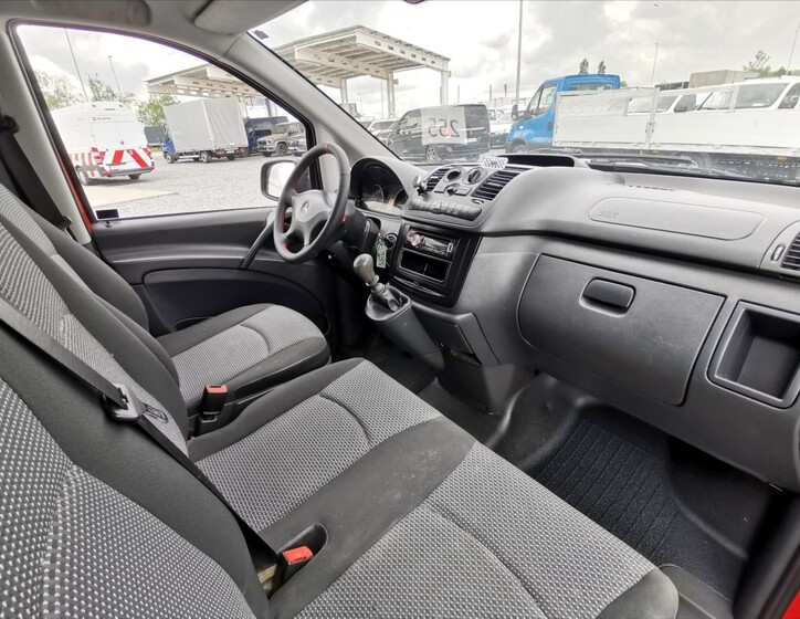 Mercedes-Benz Vito 8