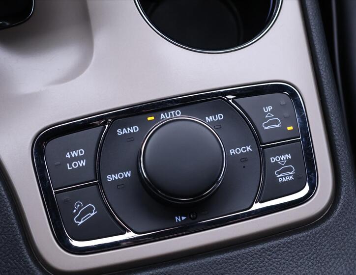 Jeep Grand Cherokee 29