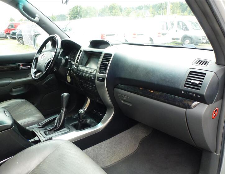 Toyota Land Cruiser 25