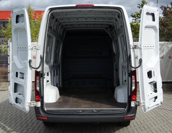 Mercedes-Benz Sprinter 17