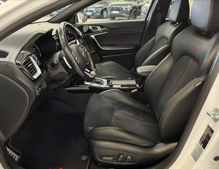 KIA ProCeed 21