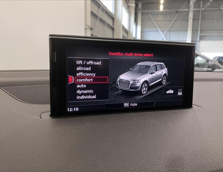 Audi Q7 8